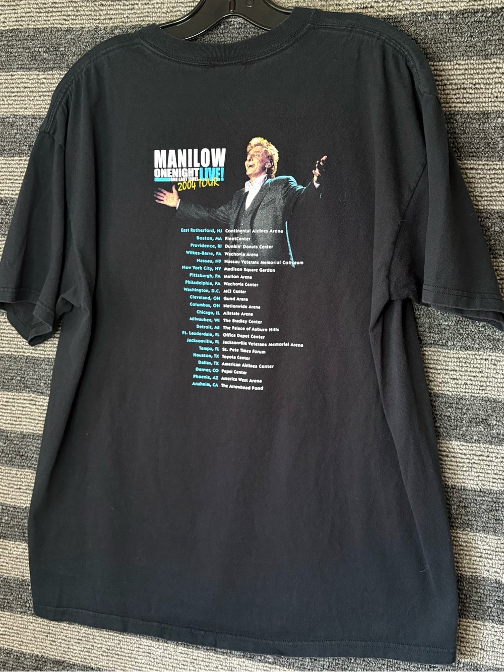 Vintage Barry Manilow 2004 One Night Live Tour Black Band T-Shirt Men’s XL EUC - Picture 5 of 6